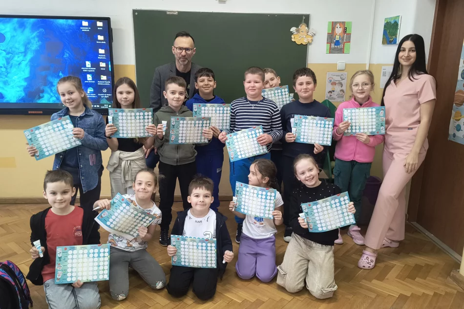 Spotkanie edukacyjne o higienie jamy ustnej w Szkole Podstawowej nr 1 w Męcinie - zdjęcie 2