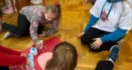 Spotkanie edukacyjne o higienie jamy ustnej w Szkole Podstawowej nr 1 w Męcinie - zdjęcie 4