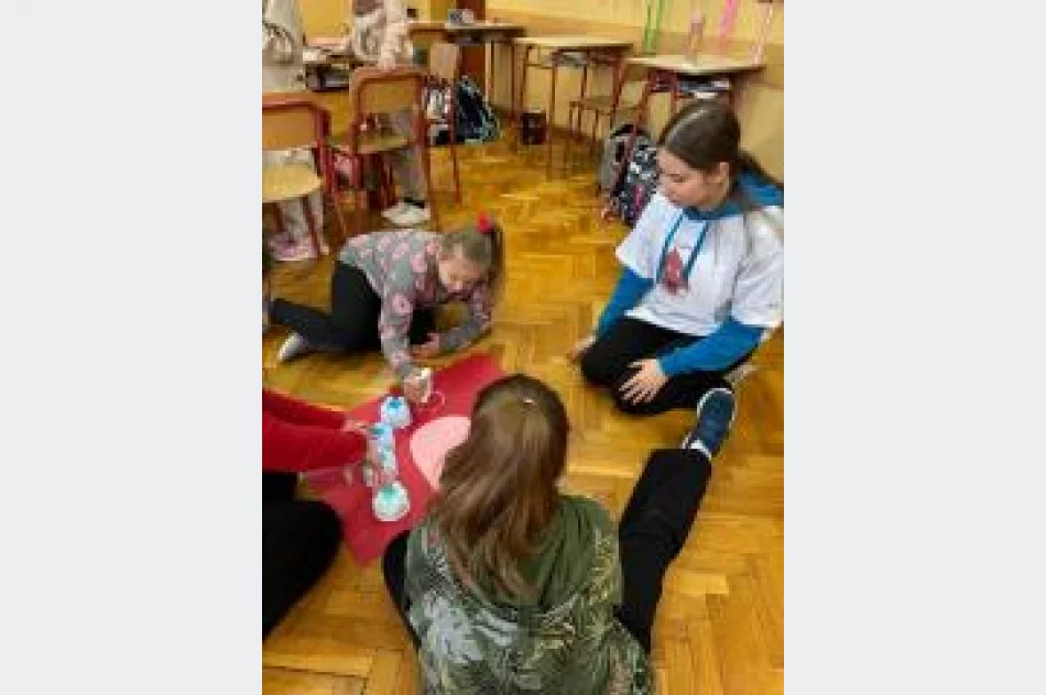 Spotkanie edukacyjne o higienie jamy ustnej w Szkole Podstawowej nr 1 w Męcinie - zdjęcie 4