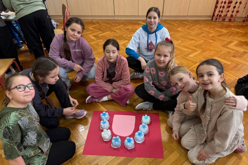 Spotkanie edukacyjne o higienie jamy ustnej w Szkole Podstawowej nr 1 w Męcinie - zdjęcie 8