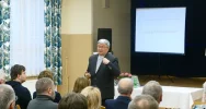 ,,Czy komputery mogą myśleć?" - Relacja ze spotkania z Ks. prof. dr hab. Józefem Bremerem SJ - zdjęcie 3