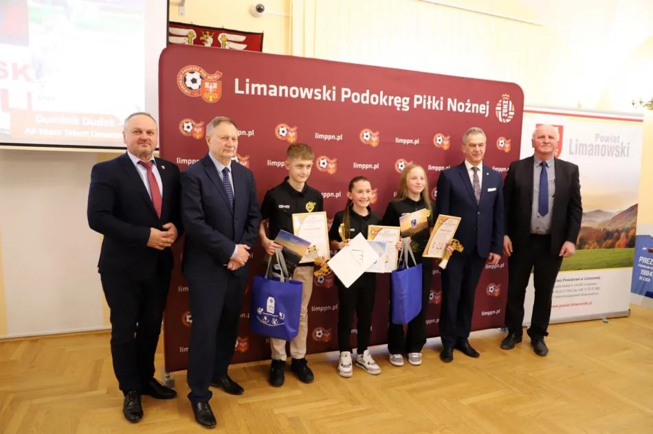 XXVII PLEBISCYT NA NAJLEPSZEGO PIŁKARZA I TRENERA ZIEMI LIMANOWSKIEJ W ROKU 2024 - zdjęcie 11