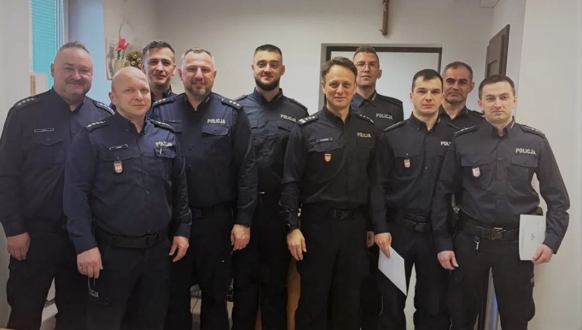 Nowi kierownicy posterunków policji w Jodłowniku i Kamienicy/fot.: Policja Limanowa