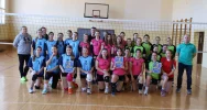 Uczennice limanowskiej „Jedynki” mistrzyniami miasta w piłce siatkowej - zdjęcie 2