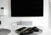 Szafki pod telewizor – mebel funkcjonalny i stylowy - zdjęcie główne