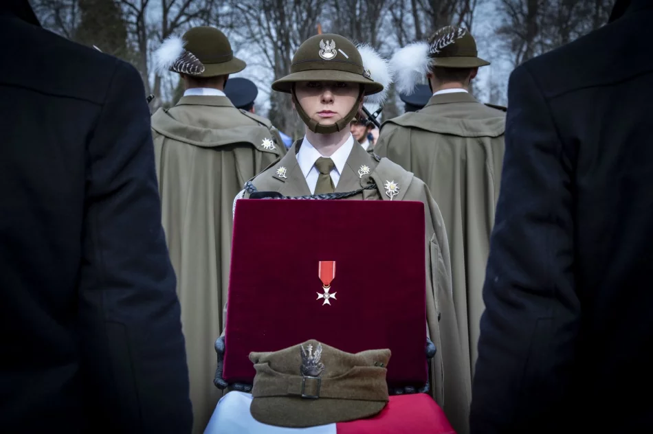 Pochowano Żołnierzy Wyklętych, w tym Edwarda Szwejkowskiego „Łotra” - zdjęcie 2