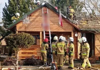 ​Pożar budynku letniskowego - ogień strawił poddasze - zdjęcie główne