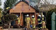 ​Pożar budynku letniskowego - ogień strawił poddasze - zdjęcie 3