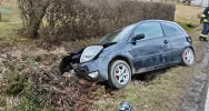 Młody kierowca wypadł z drogi - trafił do szpitala - zdjęcie 2