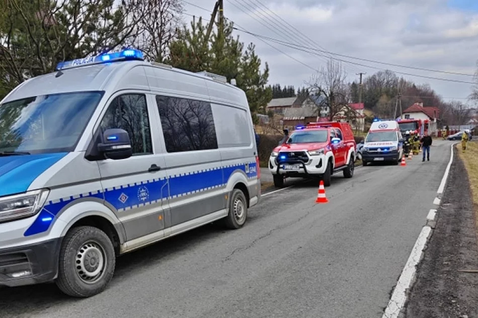 Młody kierowca wypadł z drogi - trafił do szpitala - zdjęcie 4