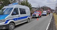 Młody kierowca wypadł z drogi - trafił do szpitala - zdjęcie 4