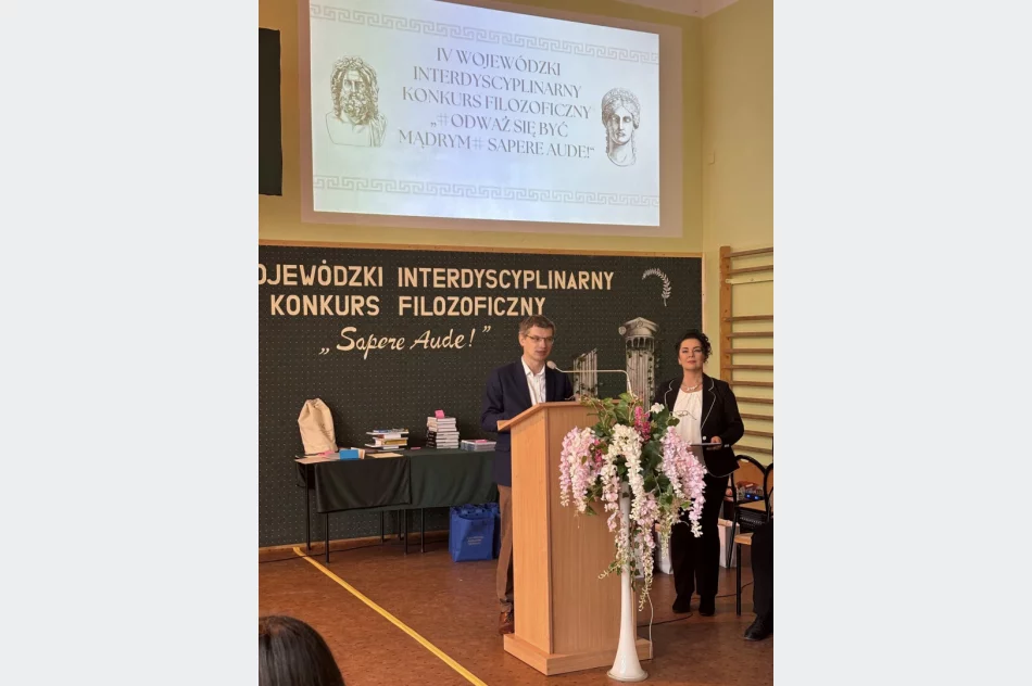 Gala Finałowa IV Wojewódzkiego Interdyscyplinarnego Konkursu Filozoficznego - zdjęcie 11