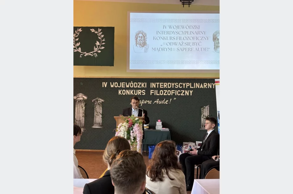 Gala Finałowa IV Wojewódzkiego Interdyscyplinarnego Konkursu Filozoficznego - zdjęcie 15