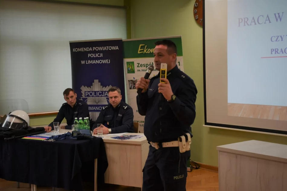 Policjanci zachęcali młodych do służby  - zdjęcie 3