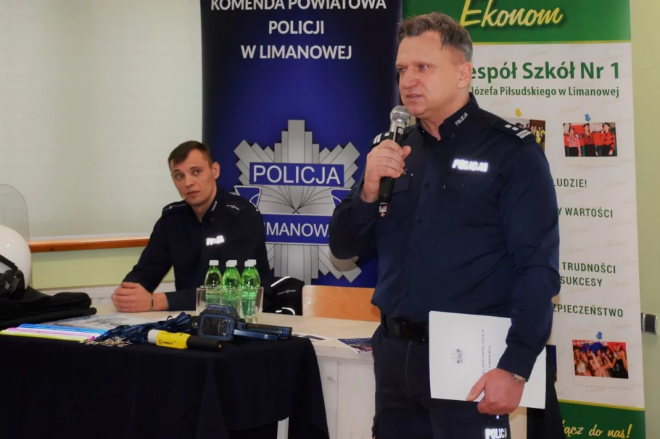 Policjanci zachęcali młodych do służby  - zdjęcie 6