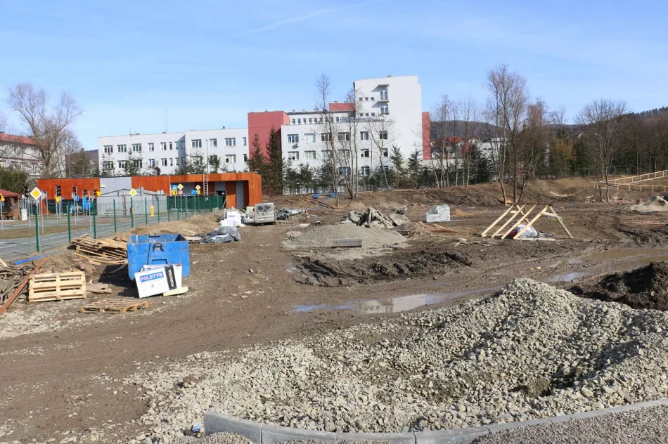 Trwa budowa kompleksu rekreacyjno-wypoczynkowego przy ul. Kusocińskiego - zdjęcie 19