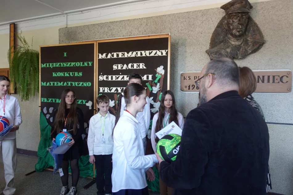 I Międzyszkolny Konkurs Matematyczno-Przyrodniczy “Matematyczny spacer ścieżkami przyrody” w SP nr 3 - zdjęcie 13