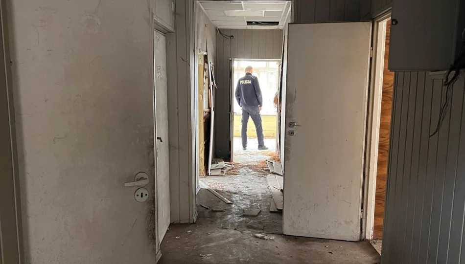 Mundurowi nadal sprawdzają pustostany - zdjęcie 1