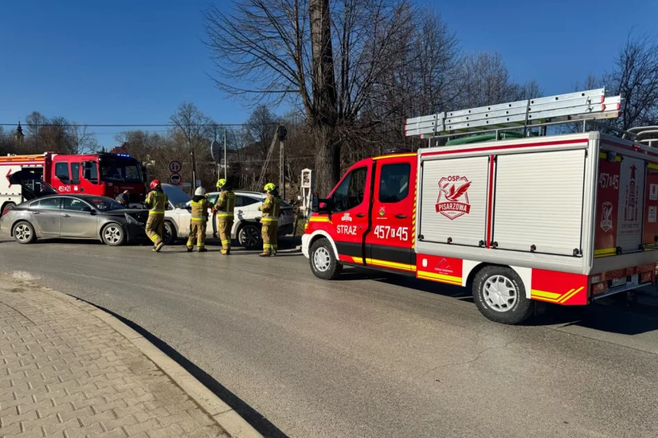 ​Dwie osoby trafiły do szpitala - zdjęcie 2