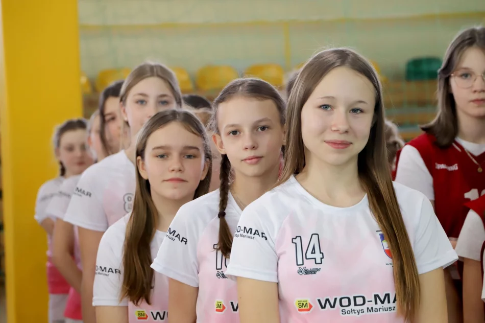 Mordarka Mistrzami Gminy Limanowa w Piłce Siatkowej Dzieci - zdjęcie 4