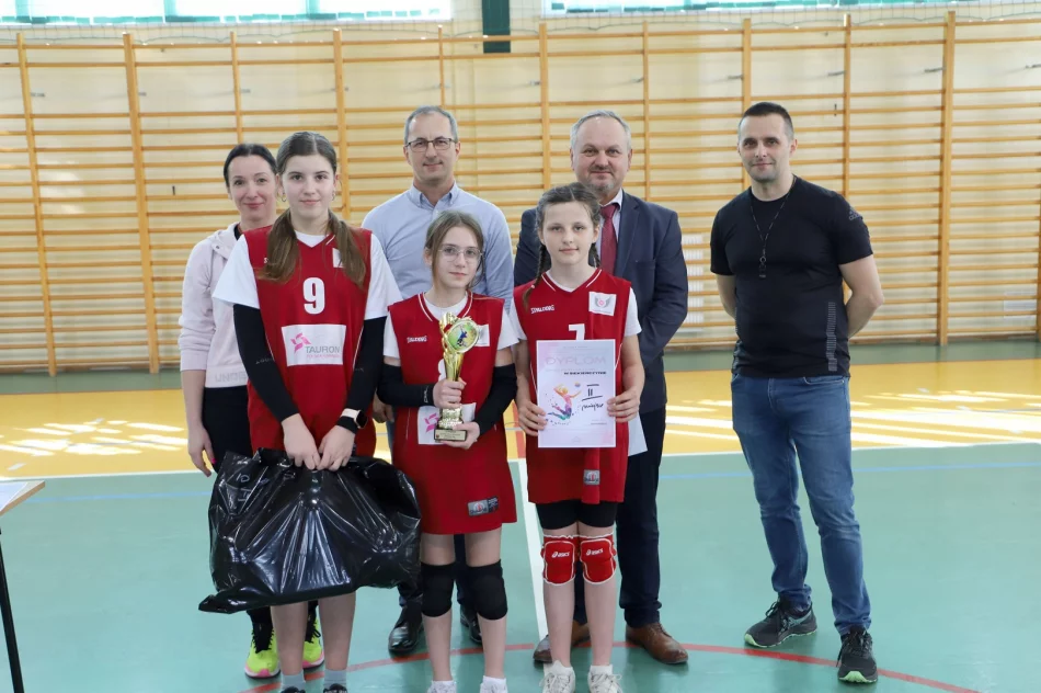 Mordarka Mistrzami Gminy Limanowa w Piłce Siatkowej Dzieci - zdjęcie 17