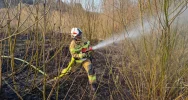 Już pierwsi poszkodowani: 30-latek zatruty dymem i 72-latek z poważnymi poparzeniami - zdjęcie 2