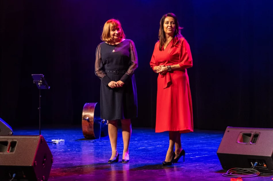 To był piękny koncert z okazji Dnia Kobiet! - zdjęcie 16