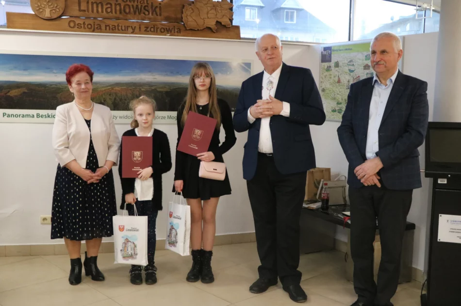 Rodzinna wystawa artystów - dziadków i wnuczek (ZDJĘCIA) - zdjęcie 9