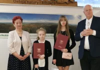 Rodzinna wystawa artystów - dziadków i wnuczek (ZDJĘCIA) - zdjęcie główne