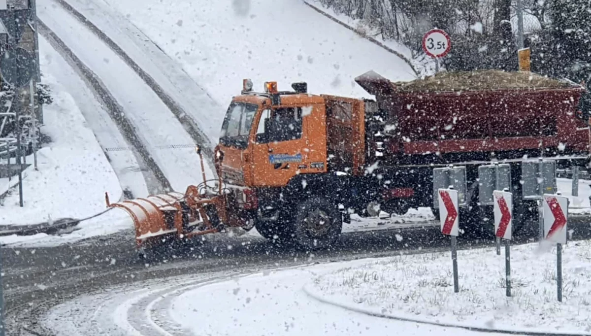 Trudne warunki na drogach - korki i kolizje