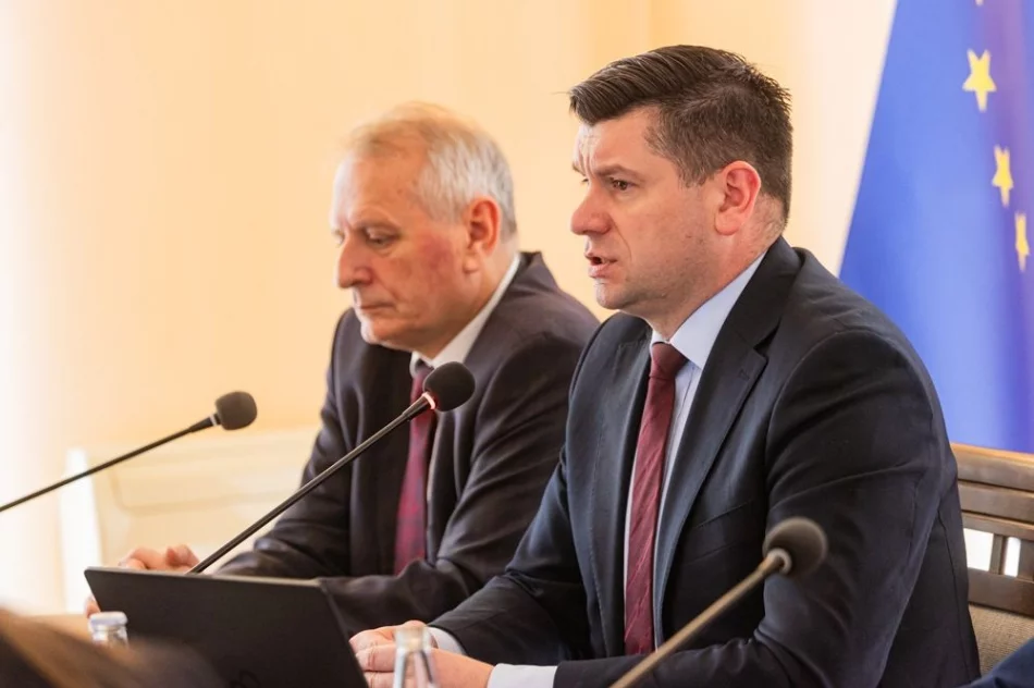 Dyskusja o funduszach europejskich i inwestycjach drogowych - zdjęcie 5