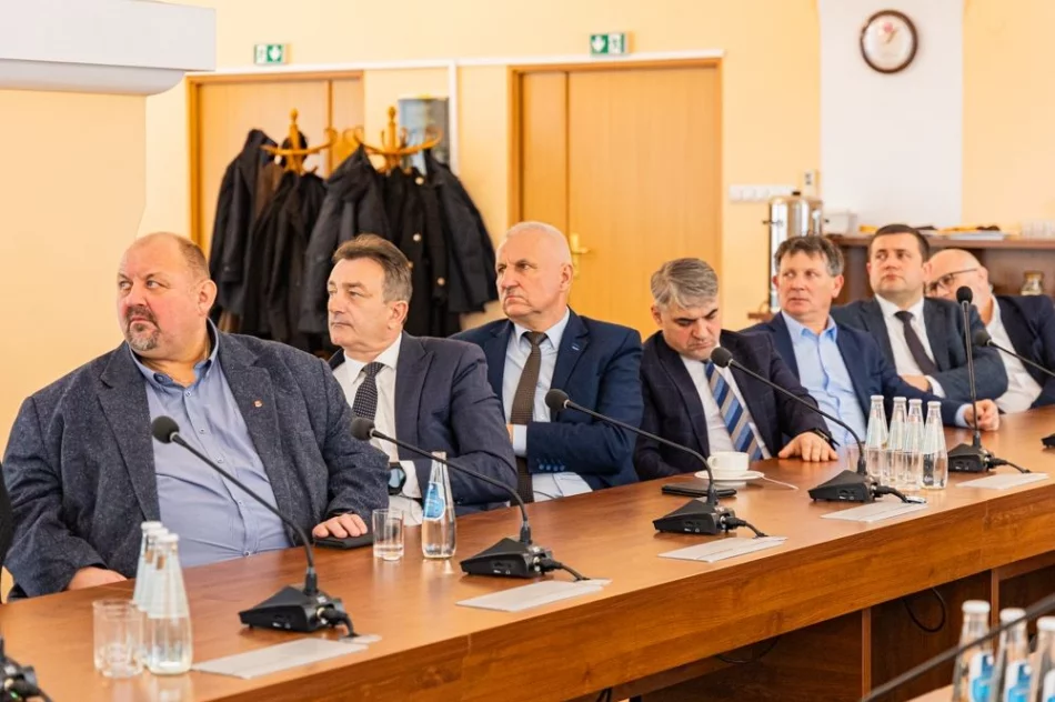 Dyskusja o funduszach europejskich i inwestycjach drogowych - zdjęcie 9