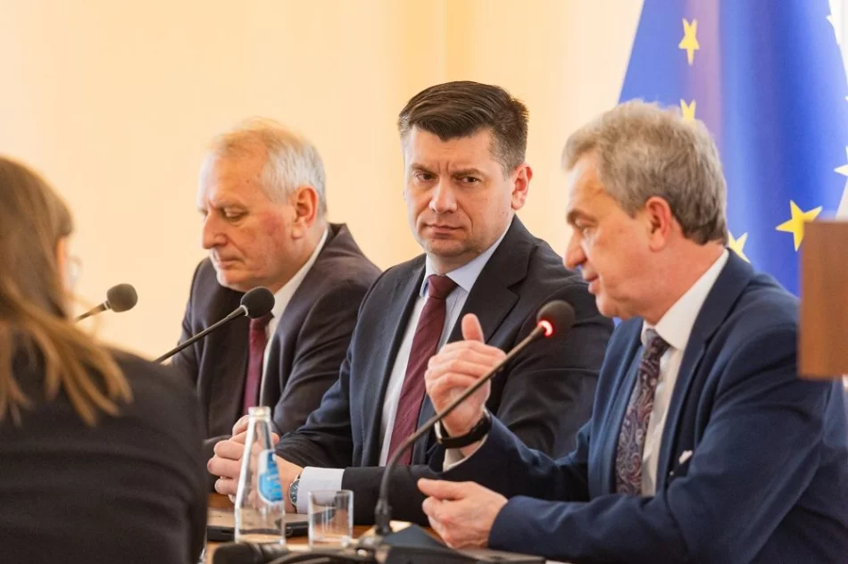 Dyskusja o funduszach europejskich i inwestycjach drogowych - zdjęcie 12