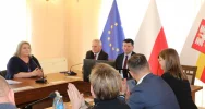 Spotkanie wójtów i burmistrzów z Marszałkiem Łukaszem Smółką - zdjęcie 3
