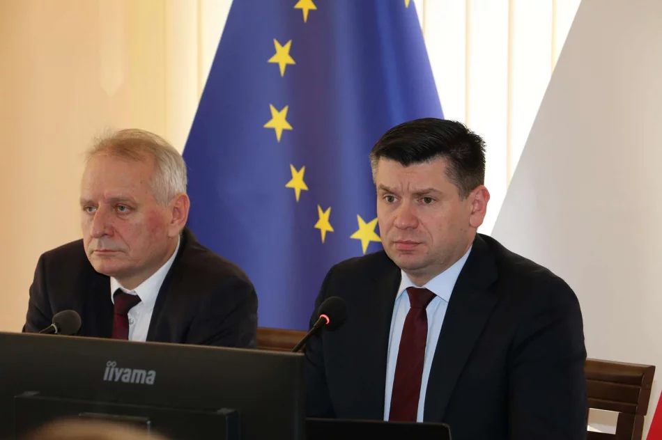 Spotkanie wójtów i burmistrzów z Marszałkiem Łukaszem Smółką - zdjęcie 20