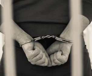 Znęcanie, narkotyki i nielegalna amunicja. 28-latek z powiatu limanowskiego za kratami - zdjęcie główne
