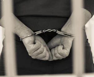 11-latek zadzwonił na policję, jego ojciec trafił do aresztu - zdjęcie główne
