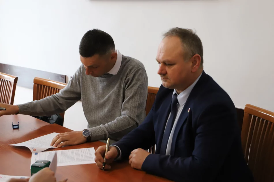Podpisanie umowy na wykonanie kanalizacji w miejscowości Stara Wieś - zdjęcie 6