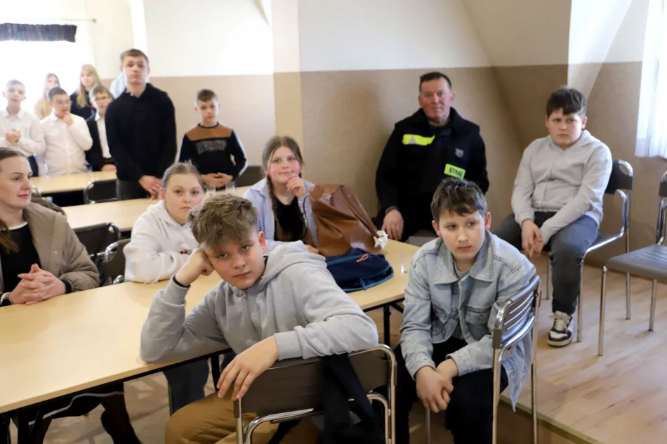 Eliminacje Miejsko-Gminnego Turnieju Wiedzy Pożarniczej „Młodzież Zapobiega Pożarom" - zdjęcie 12