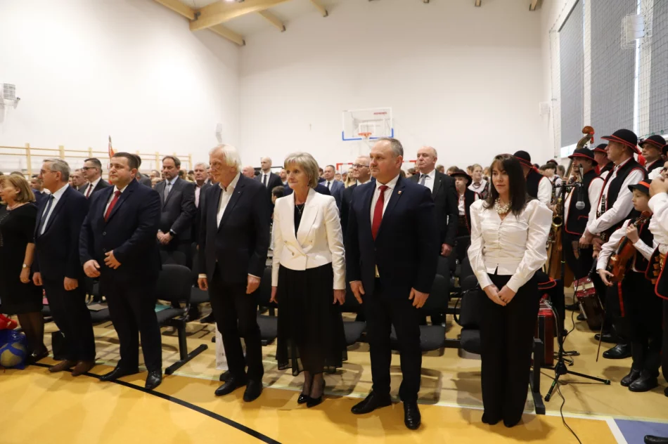 Szkoła po rozbudowie oficjalnie otwarta (ZDJĘCIA) - zdjęcie 4