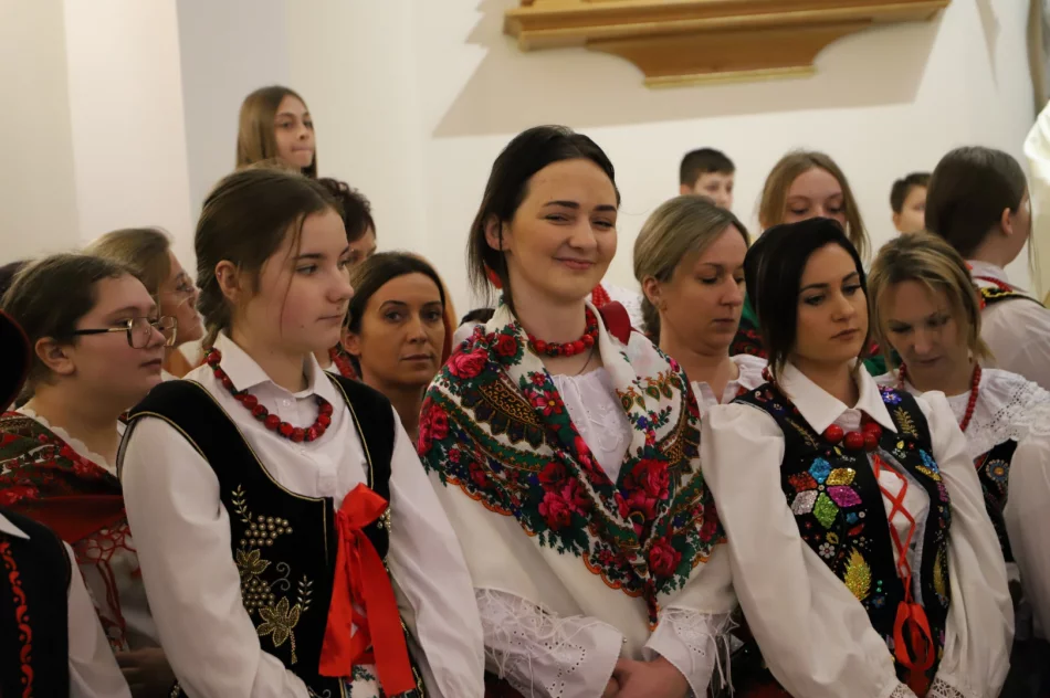 Szkoła po rozbudowie oficjalnie otwarta (ZDJĘCIA) - zdjęcie 15