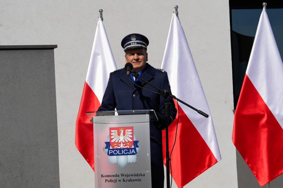 Ślubowanie 106 nowych funkcjonariuszy, 1 trafi do Limanowej - zdjęcie 8