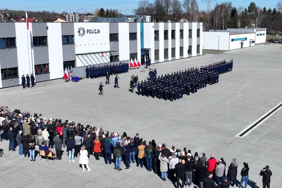 Ślubowanie 106 nowych funkcjonariuszy, 1 trafi do Limanowej - zdjęcie 12