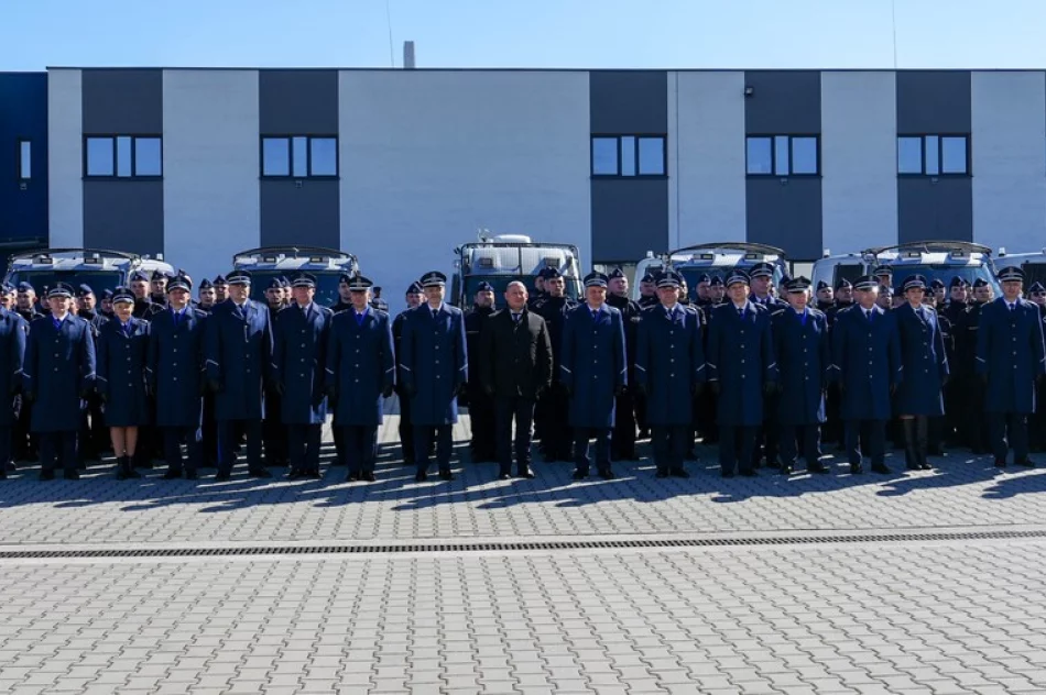 Ślubowanie 106 nowych funkcjonariuszy, 1 trafi do Limanowej - zdjęcie 14