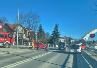 Kolizja trzech pojazdów, mandat dla sprawcy - zdjęcie główne