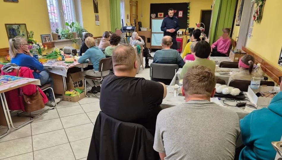 Spotkanie dzielnicowego z podopiecznymi ŚDŚ - zdjęcie 1