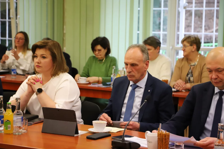VI sesja Rady Gminy Limanowa IX kadencji - zdjęcie 7