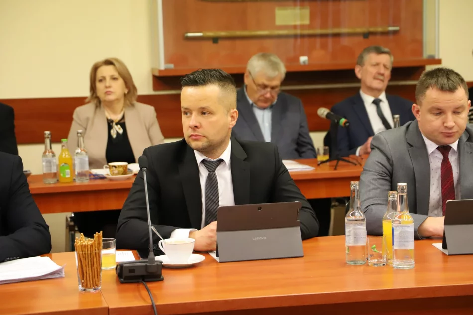 VI sesja Rady Gminy Limanowa IX kadencji - zdjęcie 17