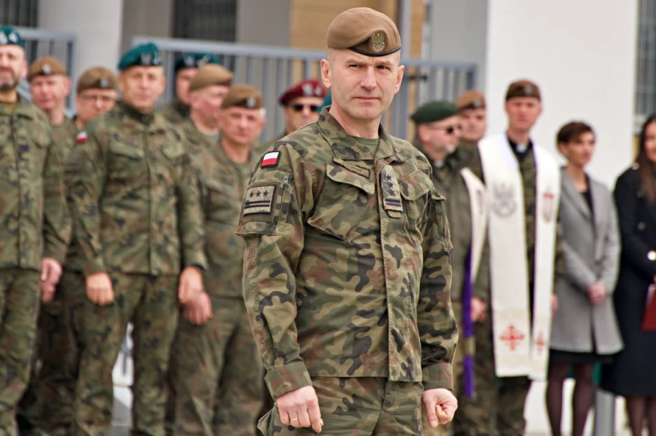 Minister Kosiniak-Kamysz na otwarciu koszar WOT. 114 batalion otrzymał nazwę i patrona - zdjęcie 6