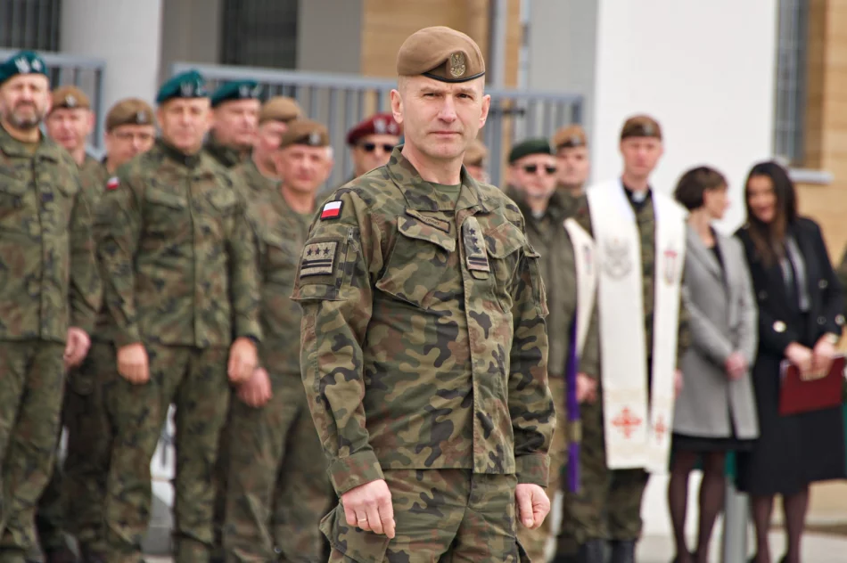 Minister Kosiniak-Kamysz na otwarciu koszar WOT. 114 batalion otrzymał nazwę i patrona - zdjęcie 7